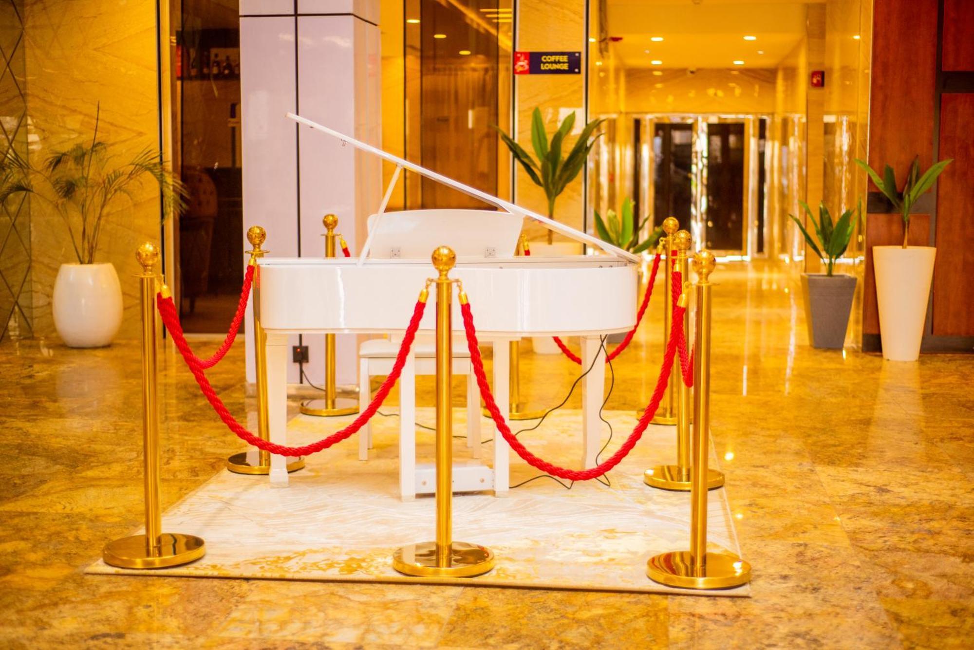 Boulevard Owerri Hotel Kültér fotó