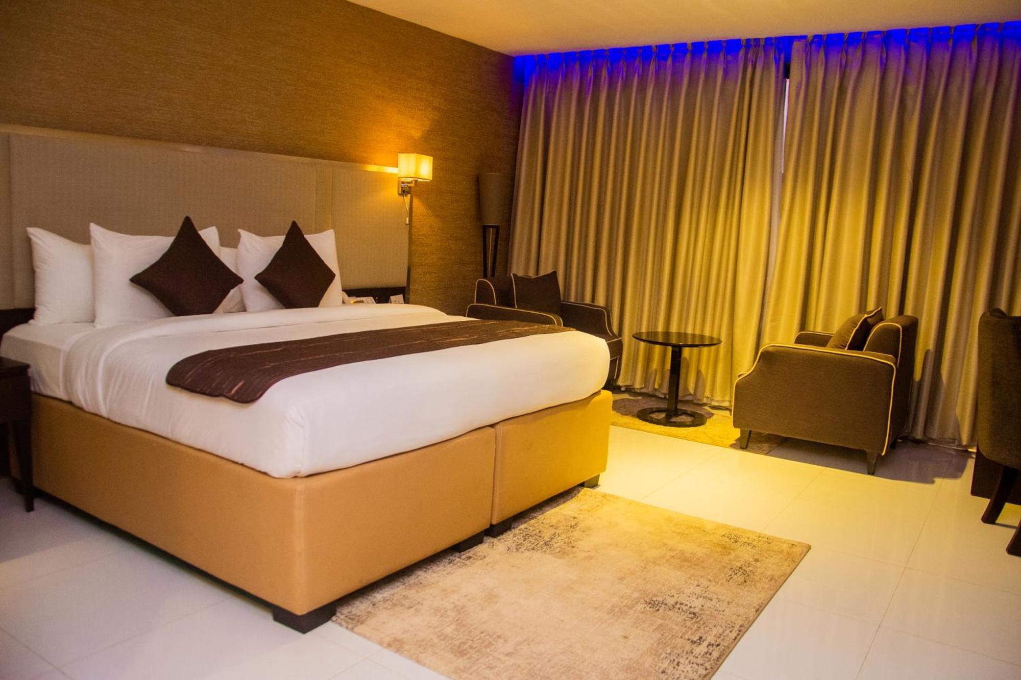 Boulevard Owerri Hotel Kültér fotó